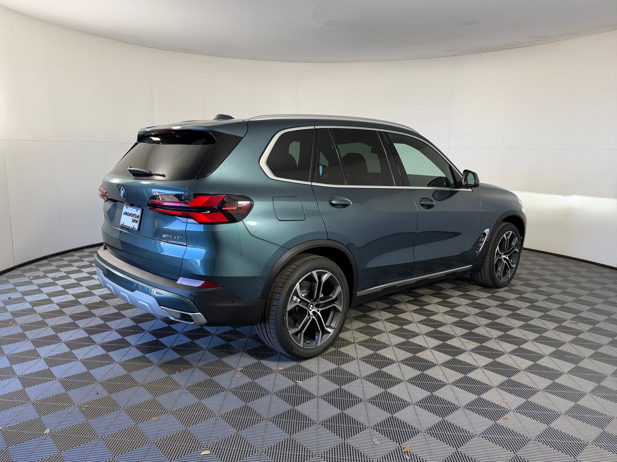 New 2026 BMW X5 sDrive40i w/ Climate Comfort Package image 9