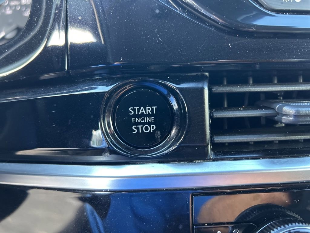 Used 2025 Nissan Pathfinder SV image 45