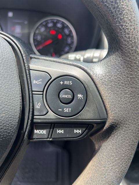 Used 2022 Toyota RAV4 XLE FWD image 13