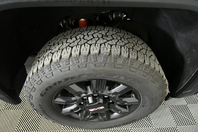 Used 2024 GMC Sierra 2500 AT4 w/ AT4 Premium Plus Package image 17