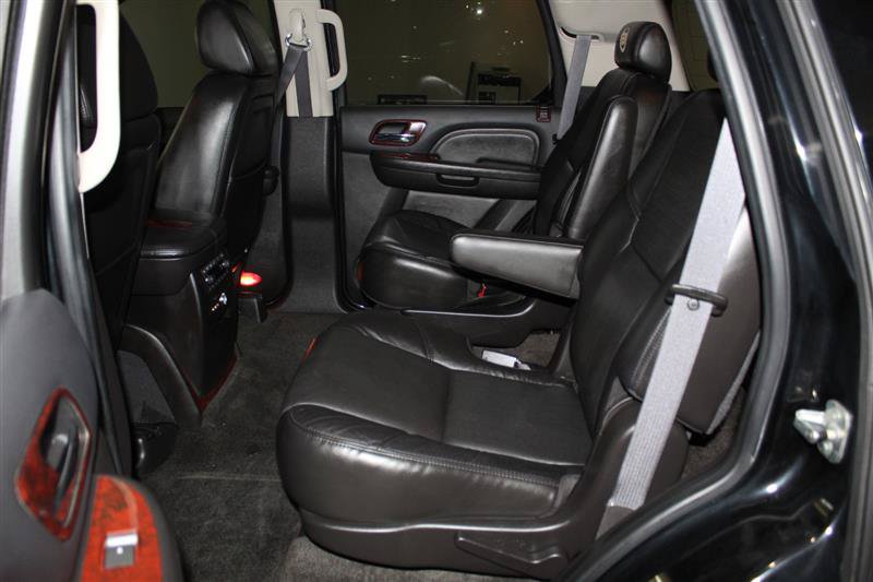 Used 2008 Cadillac Escalade AWD image 25