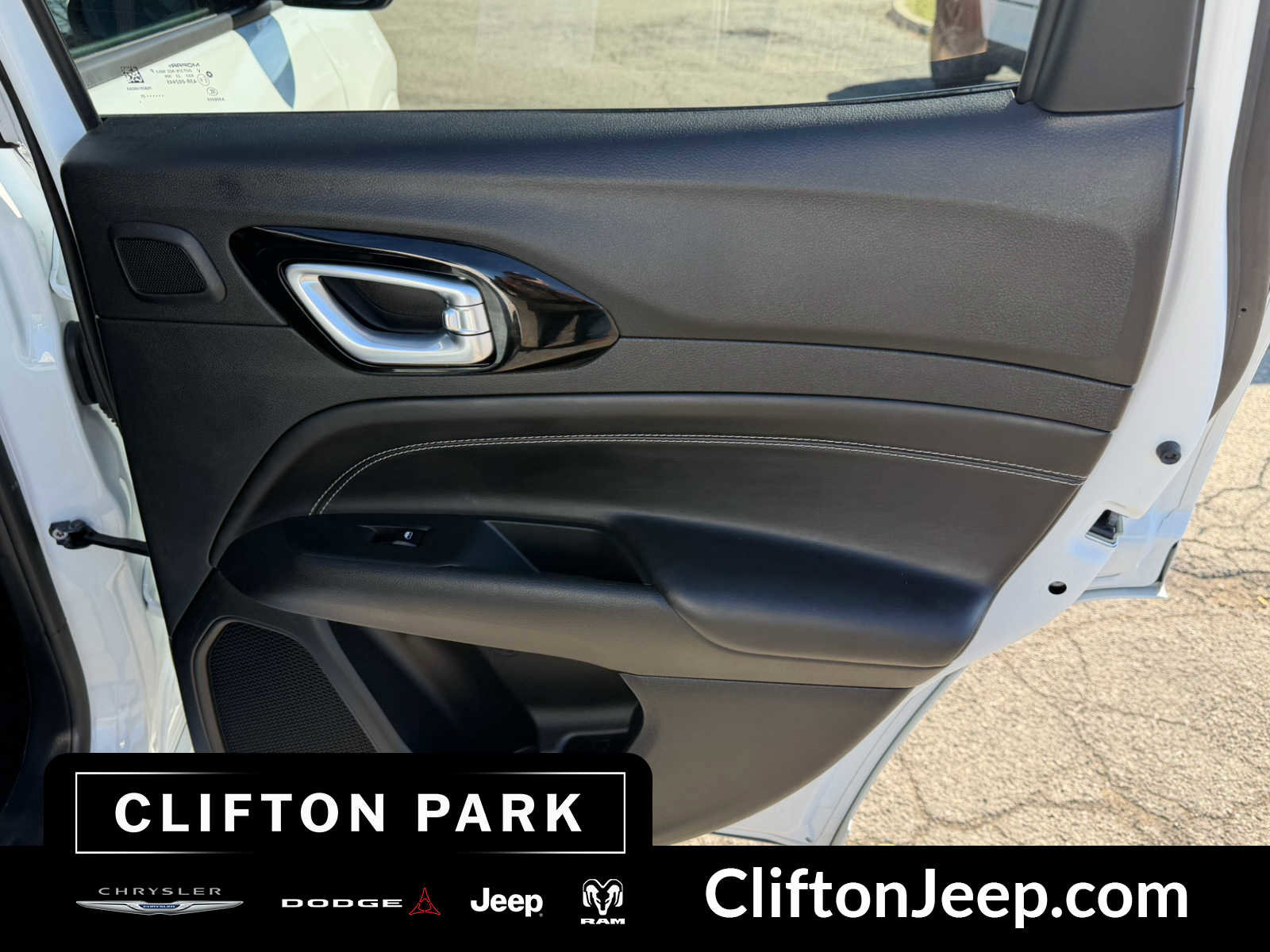 Used 2023 Jeep Compass High Altitude image 17