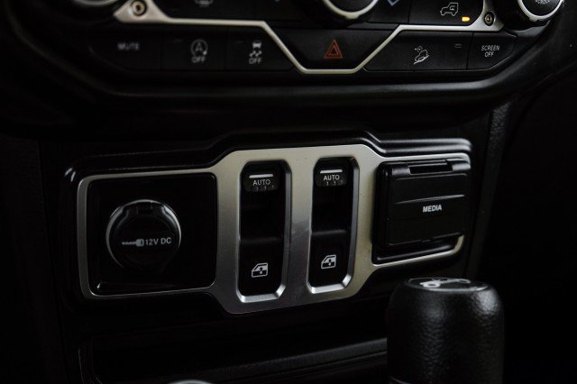 Used 2019 Jeep Wrangler Sport AWD/4WD image 24