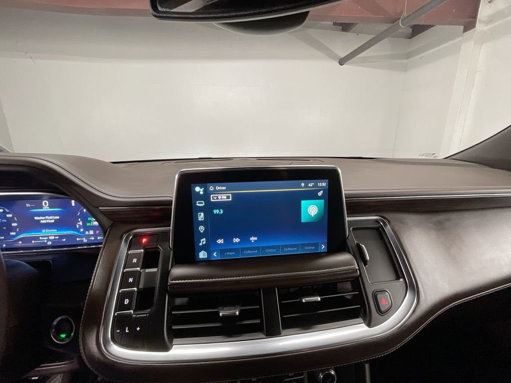 Used 2023 Chevrolet Tahoe Z71 w/ Luxury Package image 13