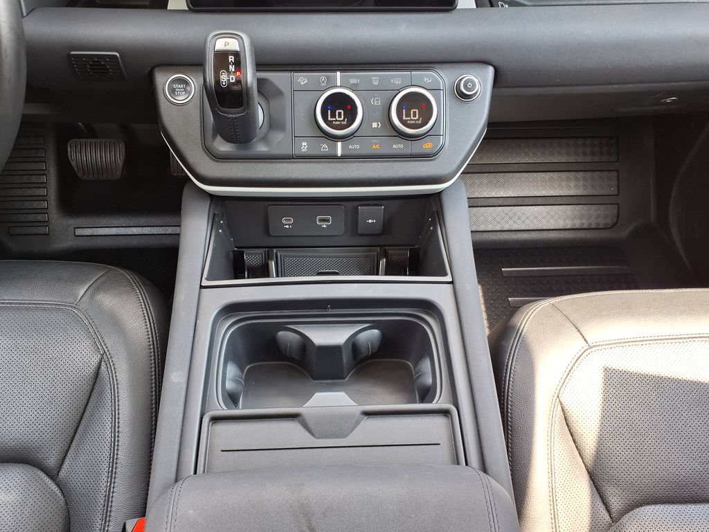 Used 2023 Land Rover Defender 110 SE AWD/4WD image 33