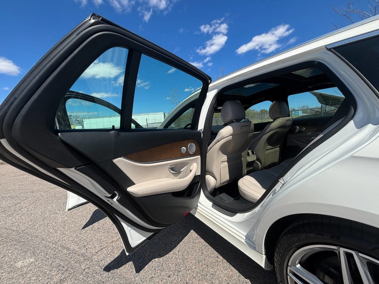 Used 2019 Mercedes-Benz E 450 4MATIC Wagon image 15