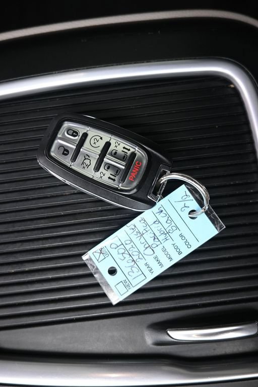 Used 2020 Chrysler Pacifica Limited FWD image 23