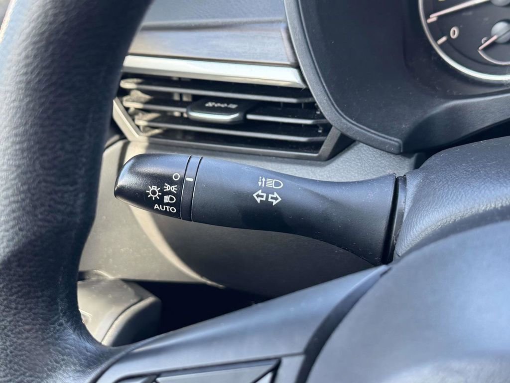 Used 2024 Nissan Altima 2.5 SV image 23