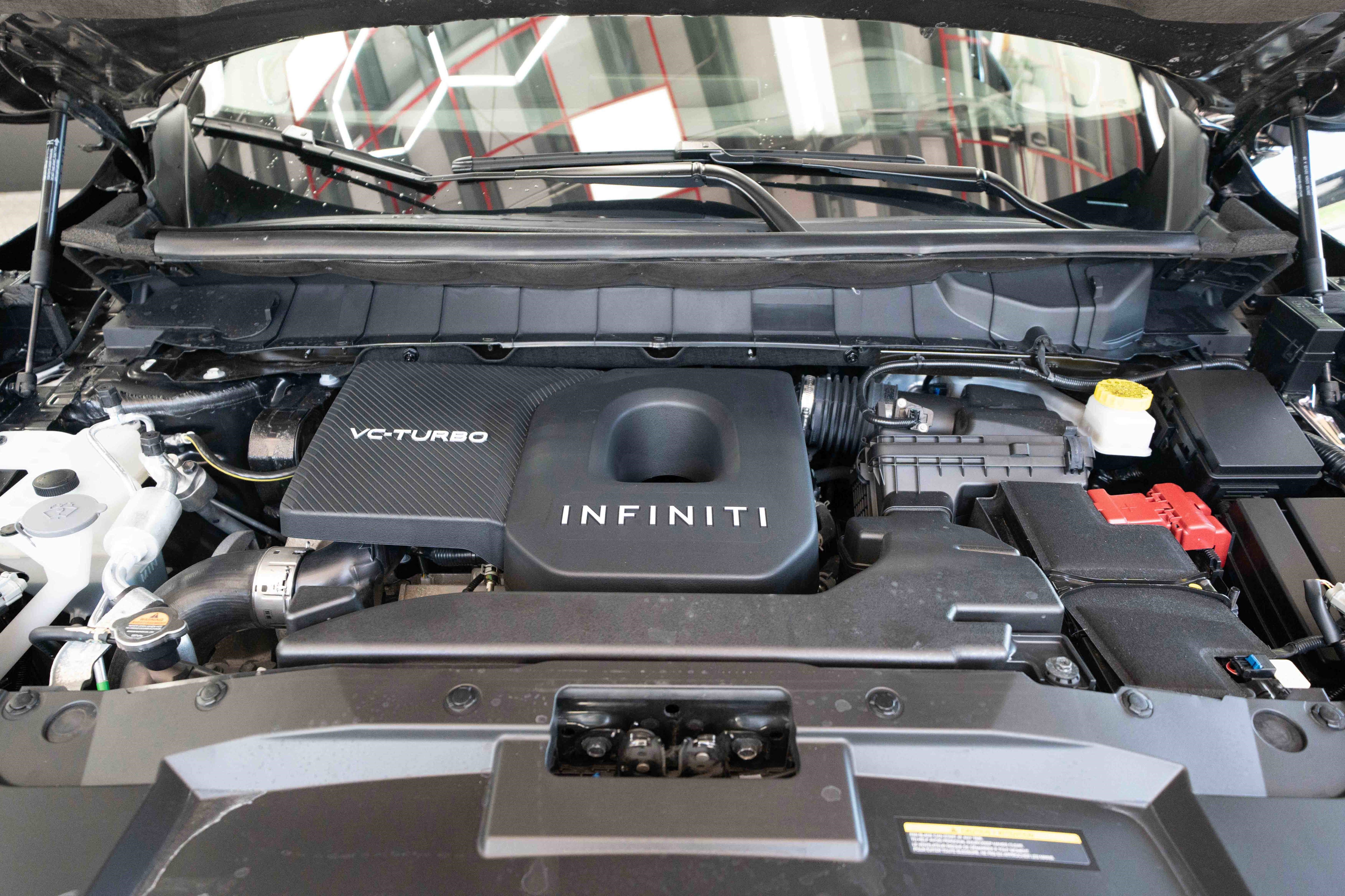 Used 2025 INFINITI QX60 Sensory w/ Vision Package image 32