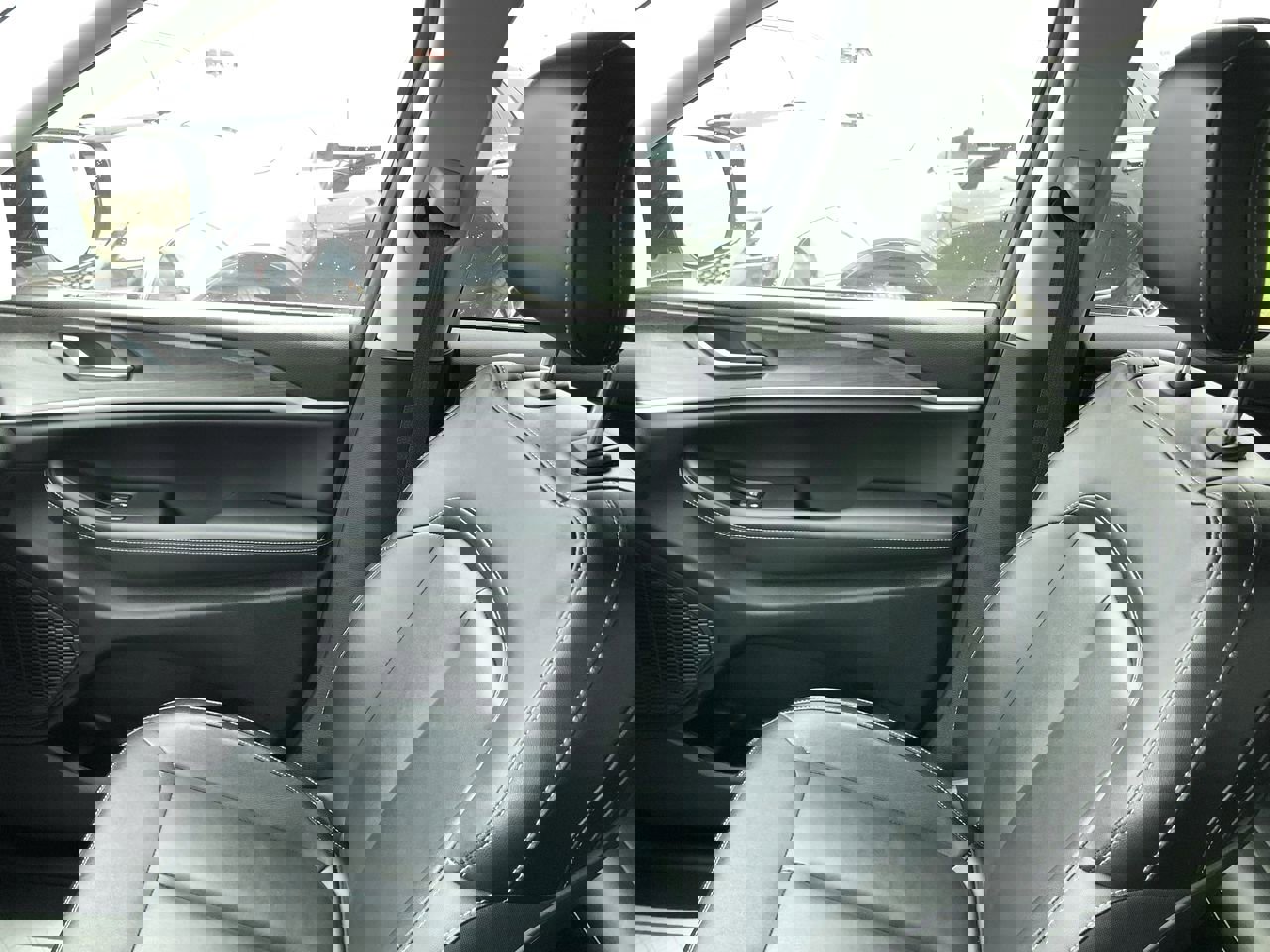 Used 2023 Jeep Grand Cherokee Limited w/ Black Appearance Package image 24