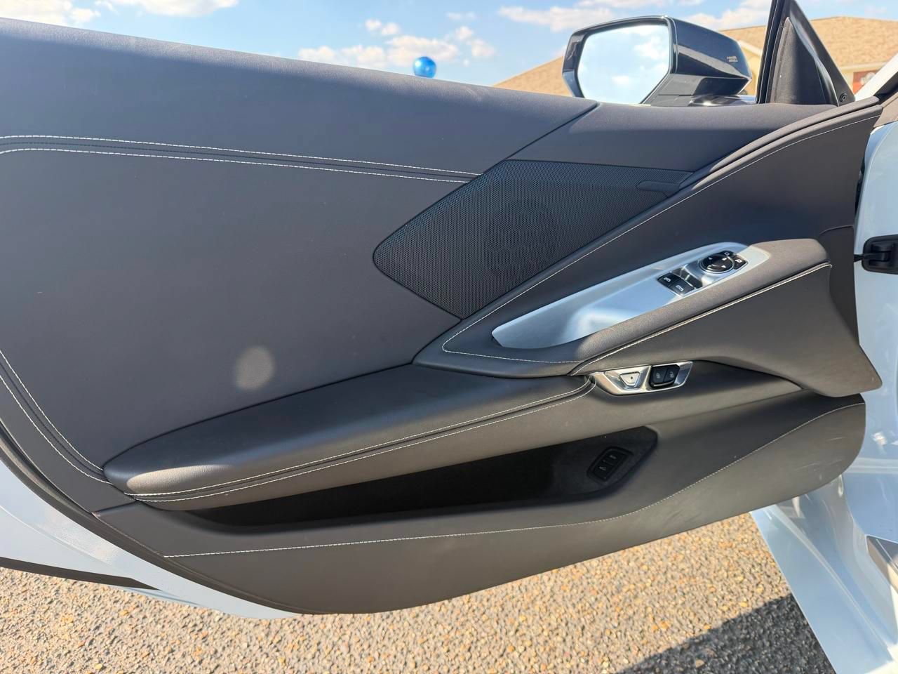 Used 2022 Chevrolet Corvette Stingray Coupe w/ Engine Appearance Package RWD image 11