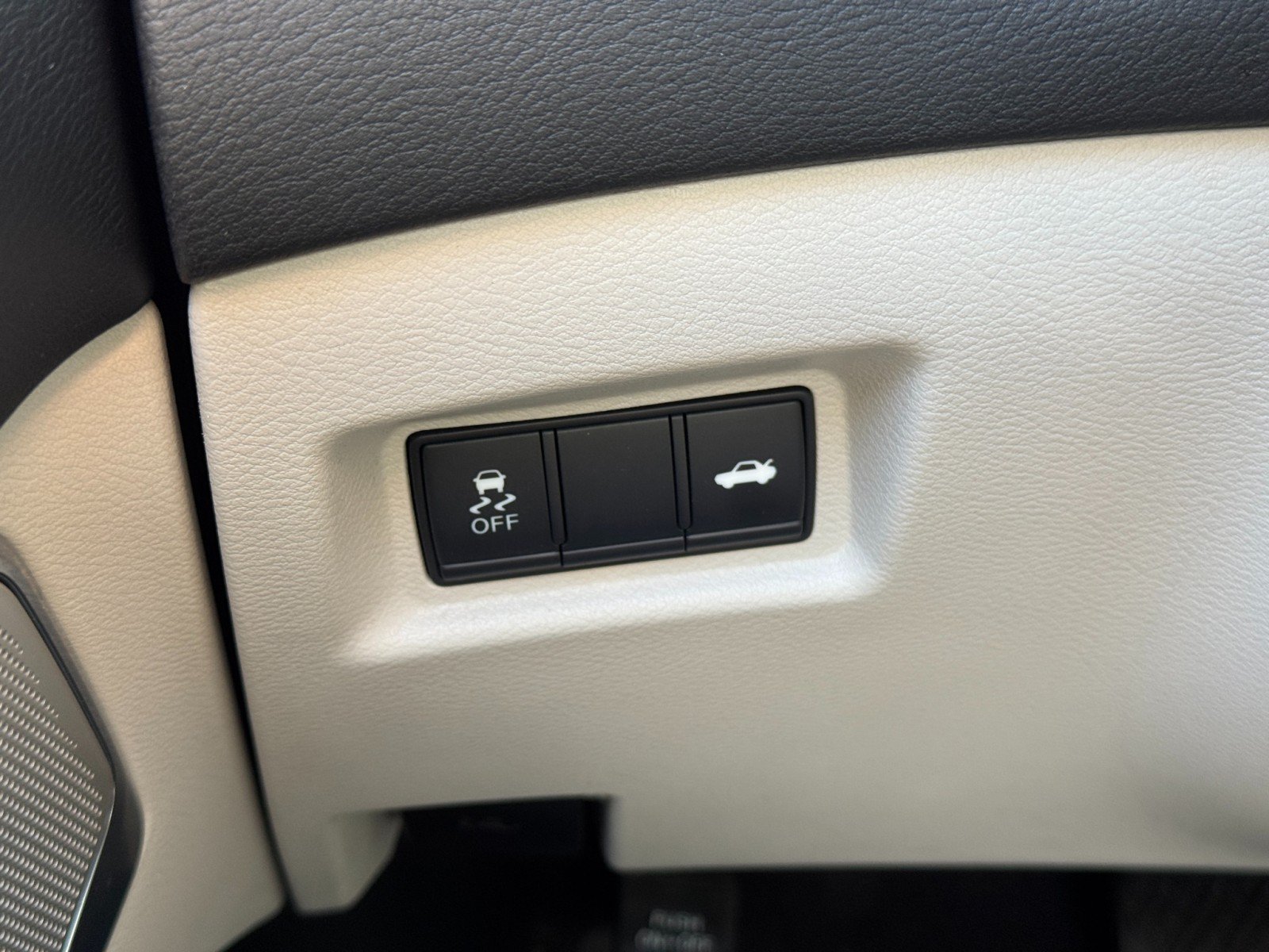 Used 2022 INFINITI Q50 Luxe w/ Cargo Package RWD image 18
