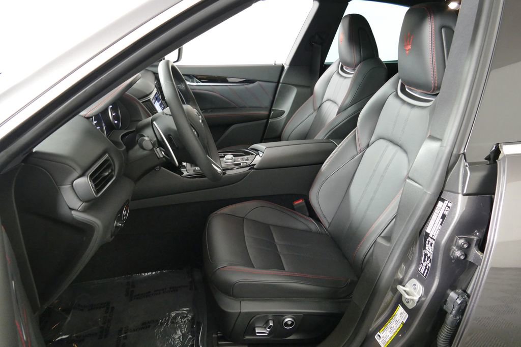 Used 2024 Maserati Levante GT Ultima AWD/4WD image 18
