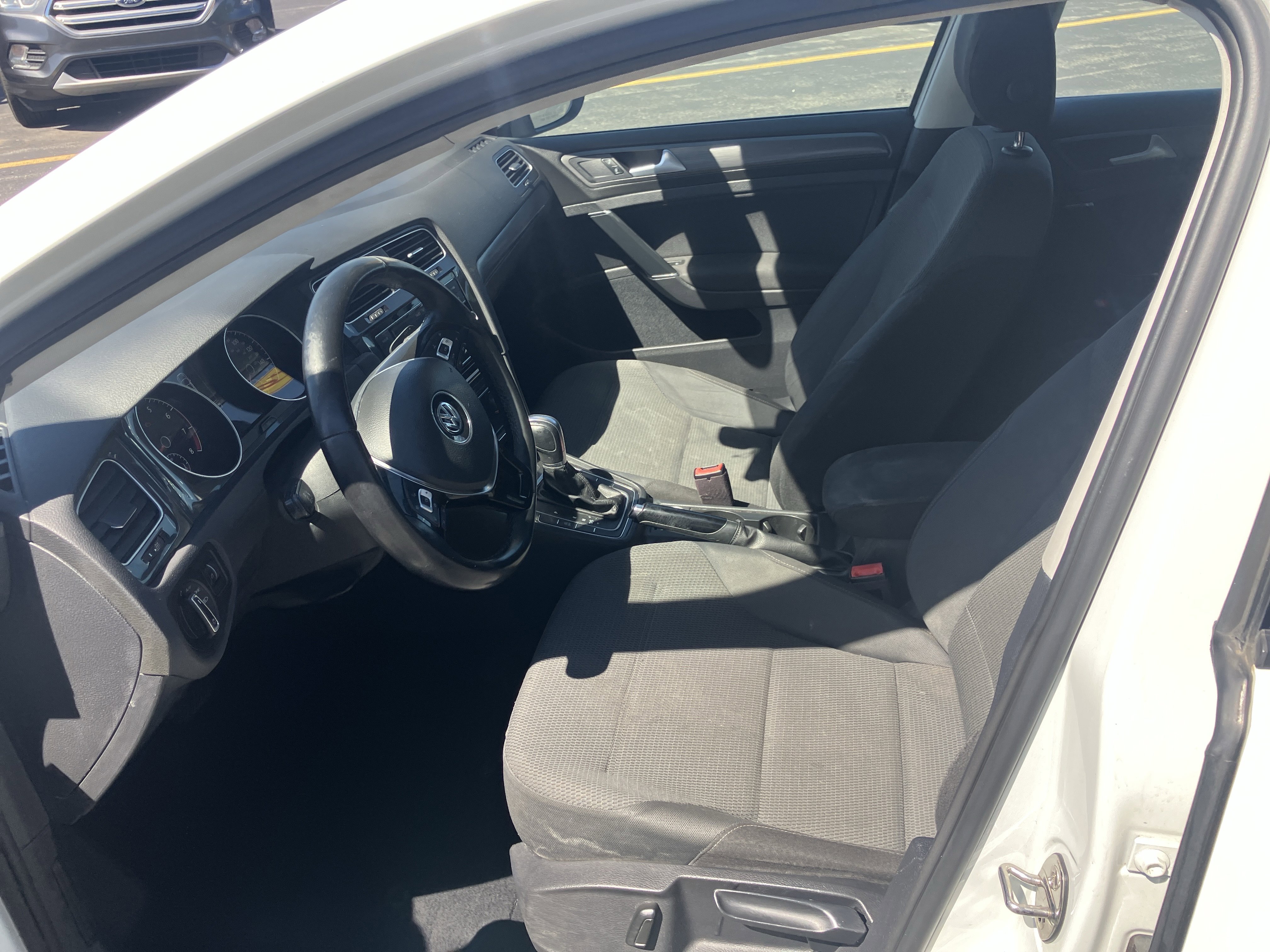 Used 2019 Volkswagen Golf S FWD image 22