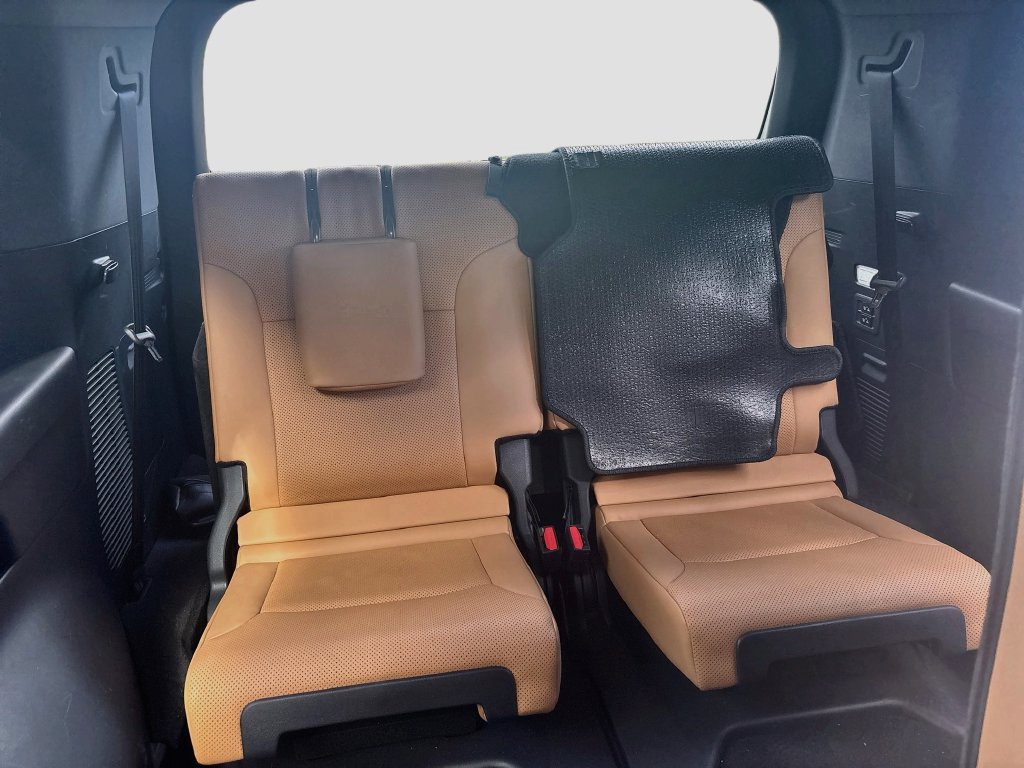 Used 2024 Lexus LX 600 4WD w/ Appearance Package image 29