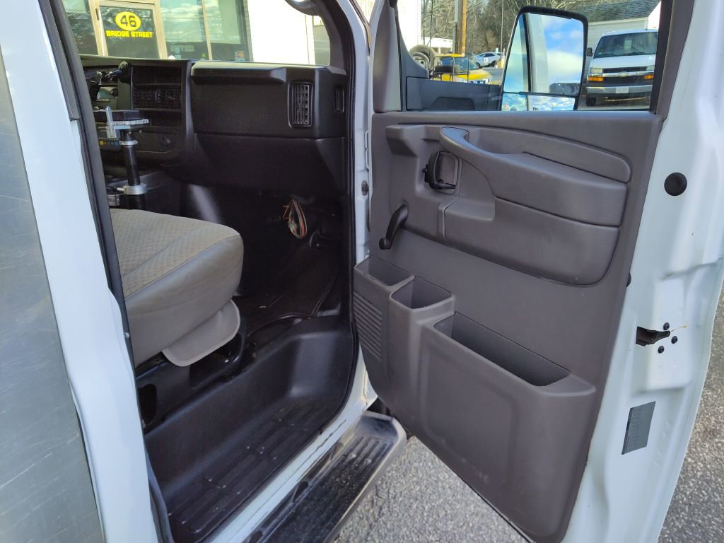Used 2012 Chevrolet Express 3500 image 21