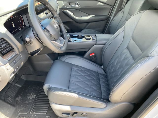 New 2026 Nissan Rogue Platinum image 11