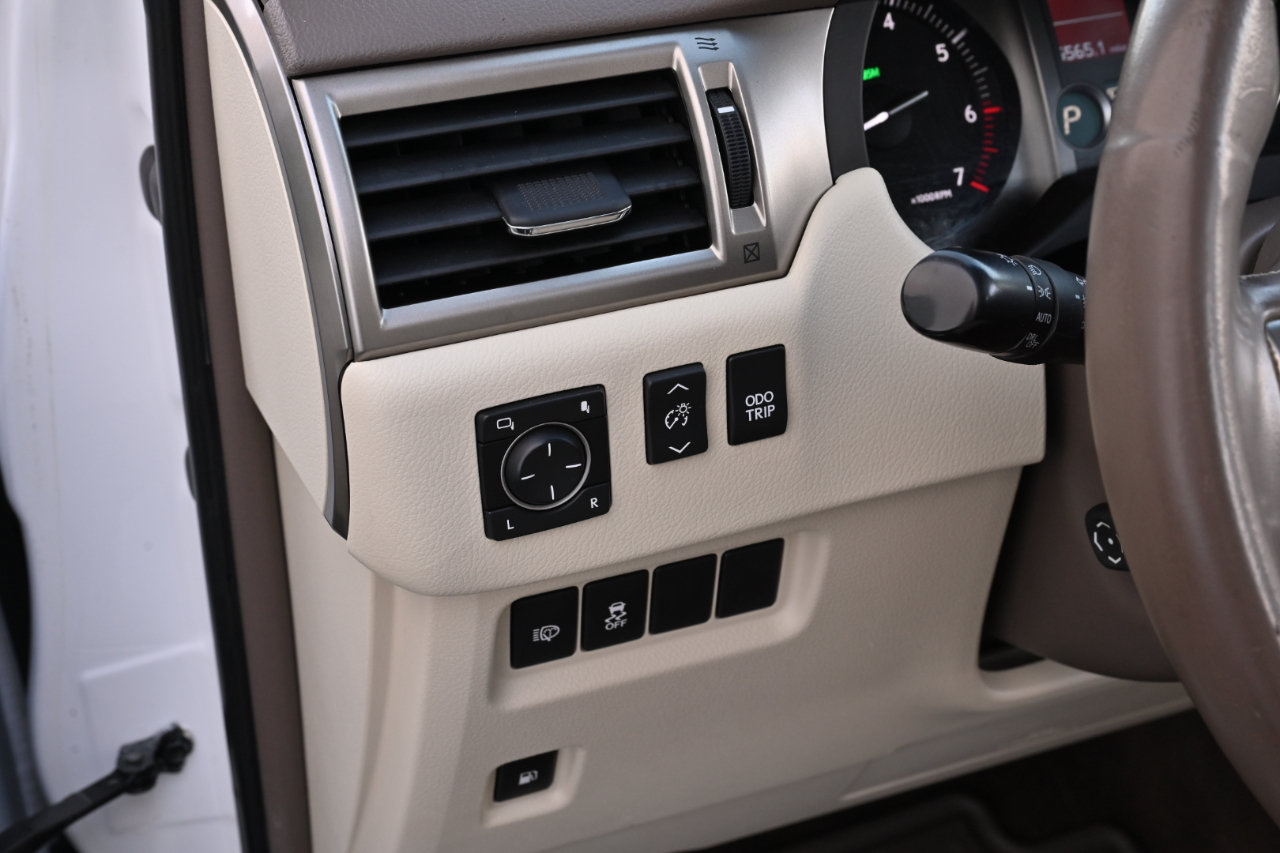 Used 2015 Lexus GX 460 w/ Premium Package AWD/4WD image 25