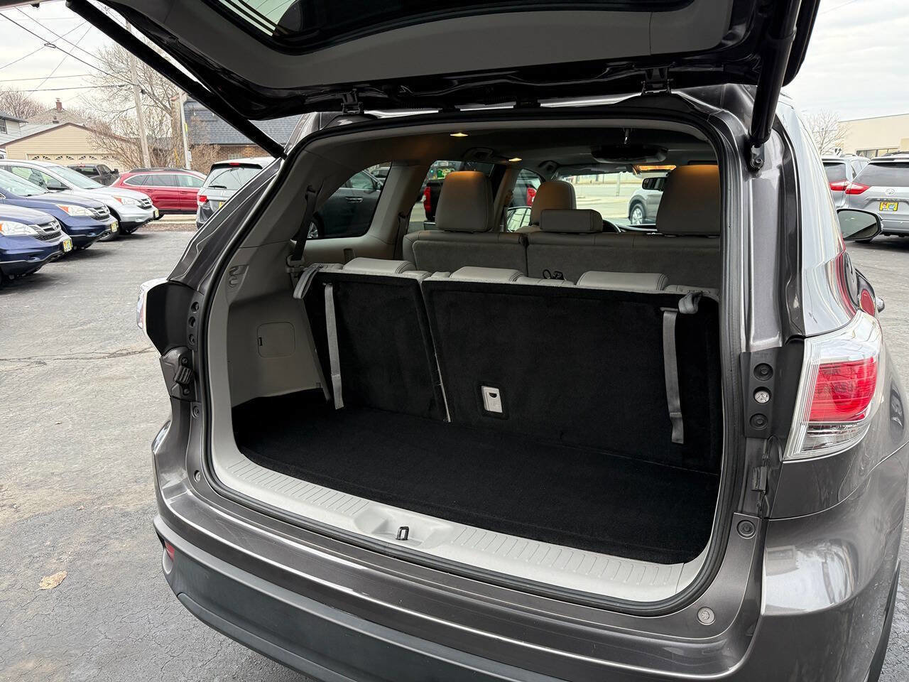 Used 2016 Toyota Highlander XLE AWD/4WD image 37