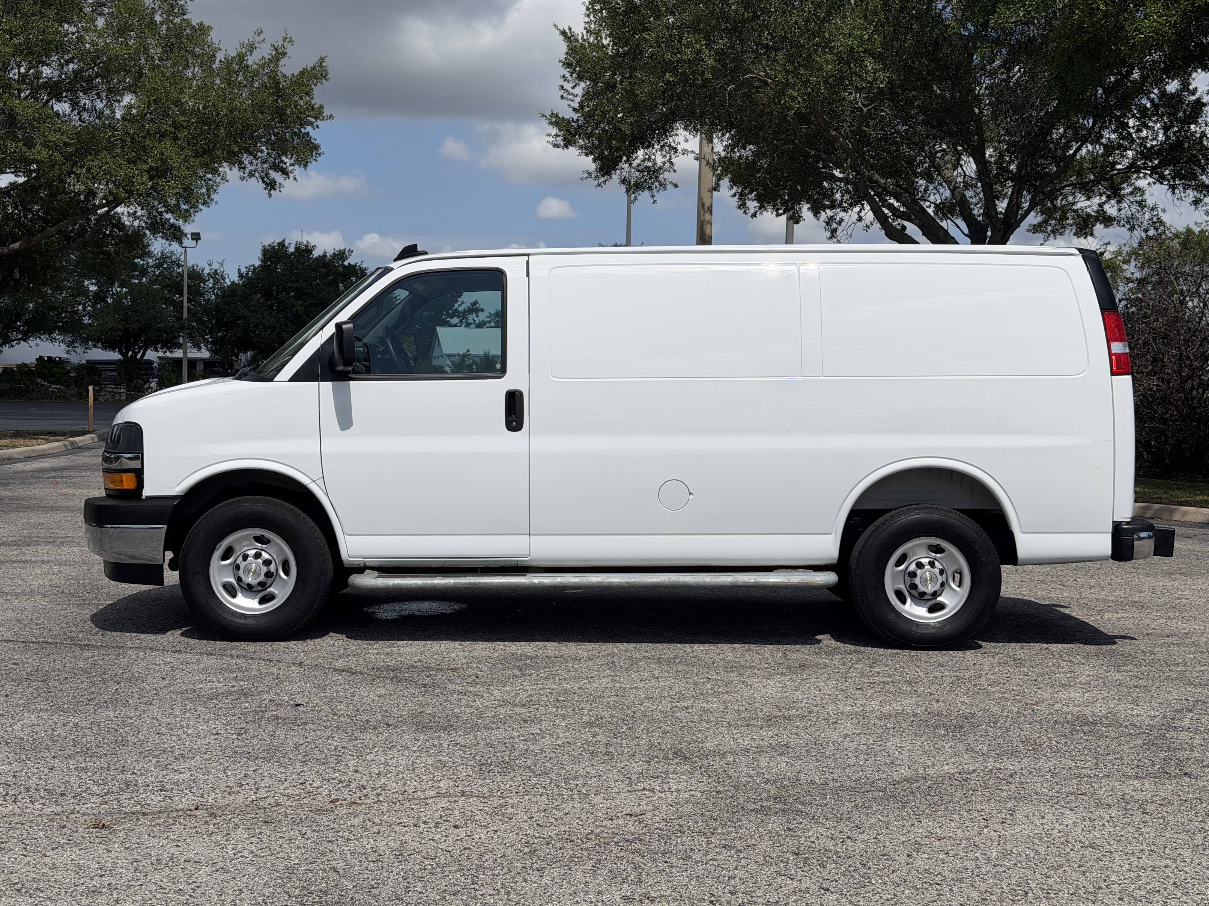 Used 2025 Chevrolet Express 2500 w/ Driver Convenience Package RWD image 2