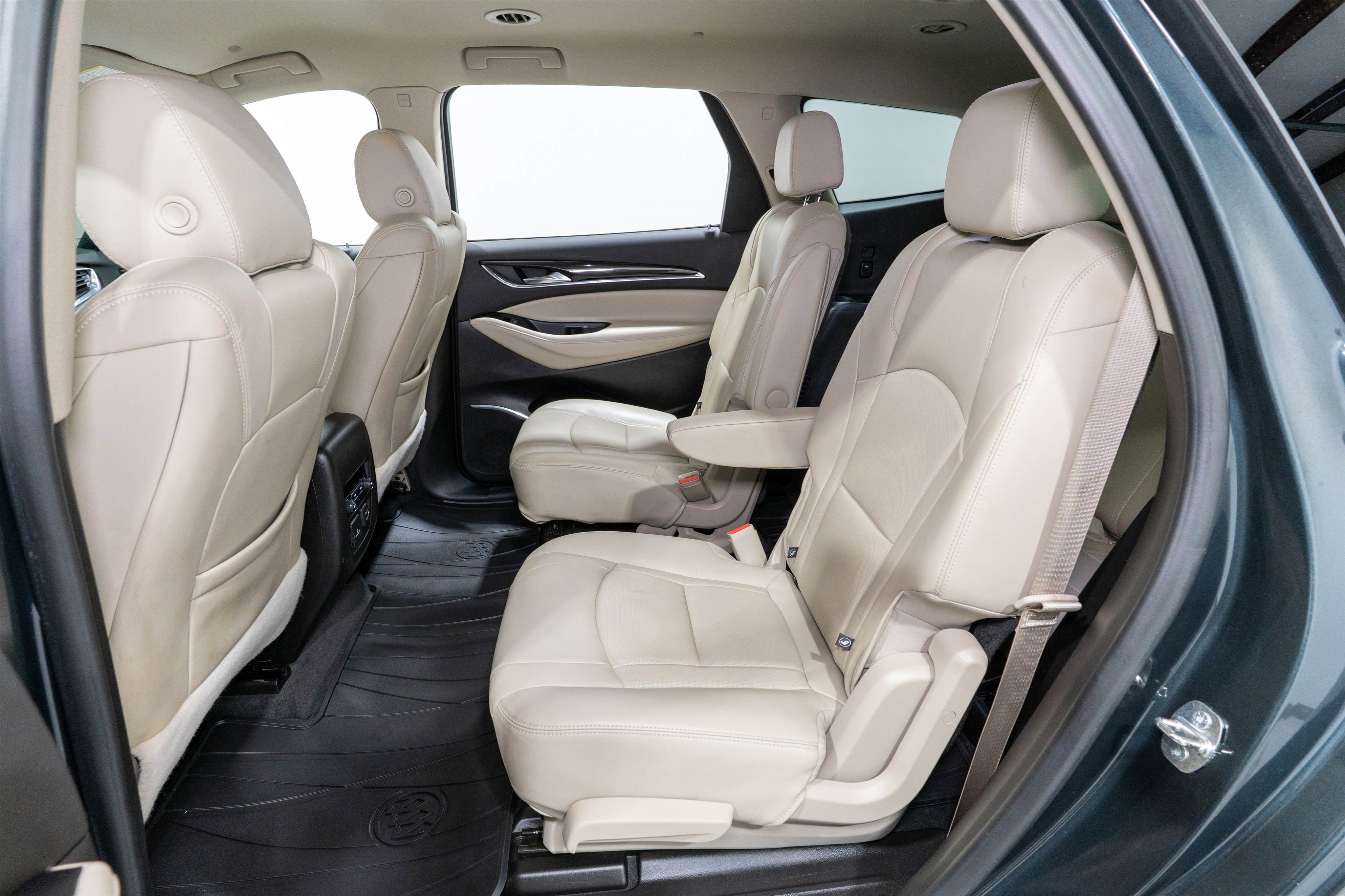 Used 2019 Buick Enclave Essence image 29