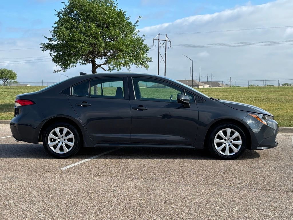 Used 2024 Toyota Corolla LE FWD image 5