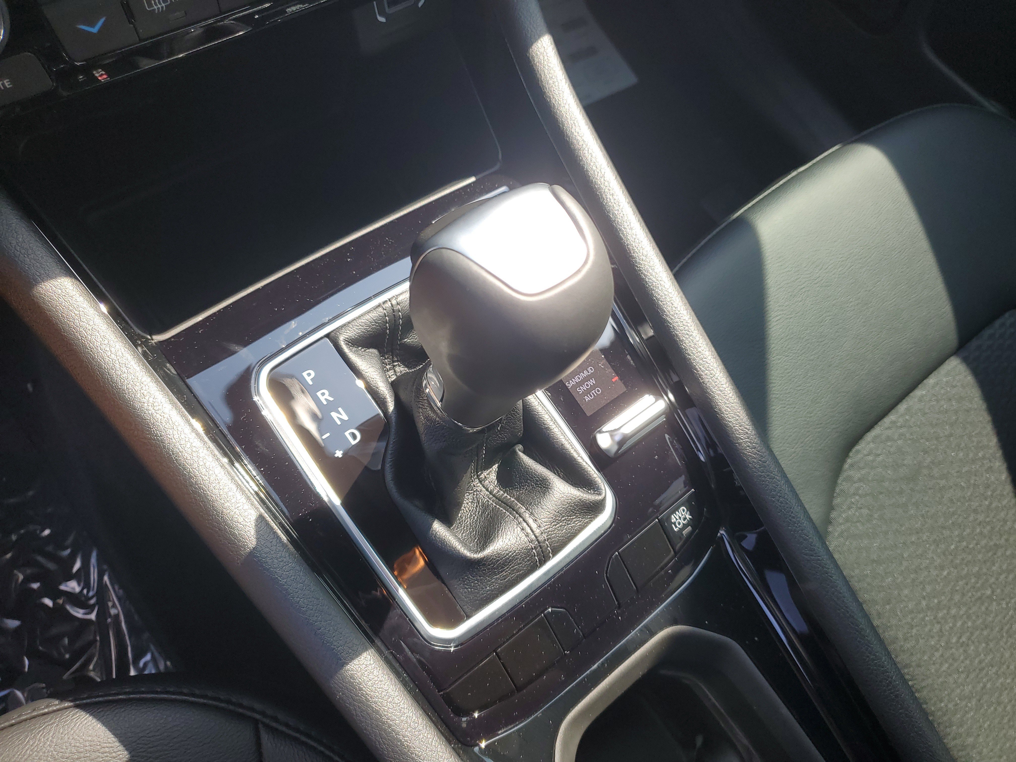 New 2026 Jeep Compass Latitude AWD/4WD image 19