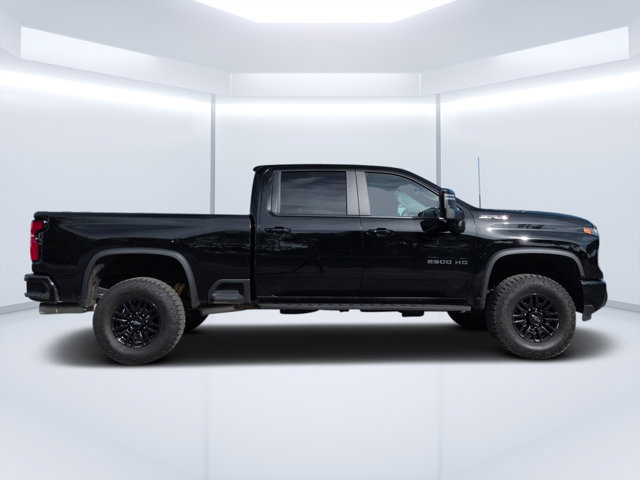 Used 2024 Chevrolet Silverado 2500 ZR2 w/ Technology Package AWD/4WD image 2