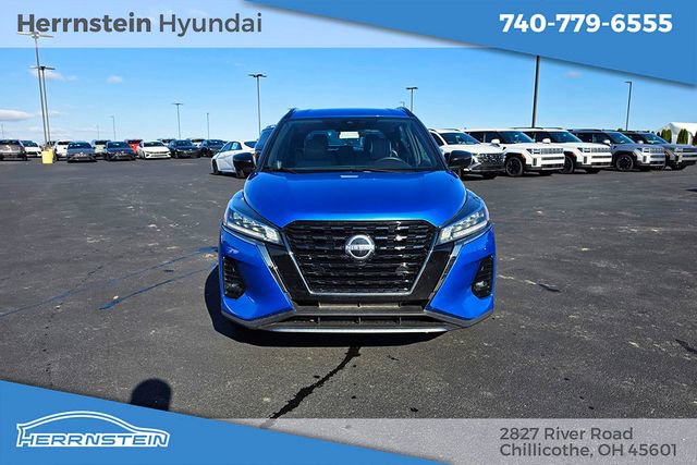 Used 2024 Nissan Kicks SR w/ SR Premium Package FWD image 2