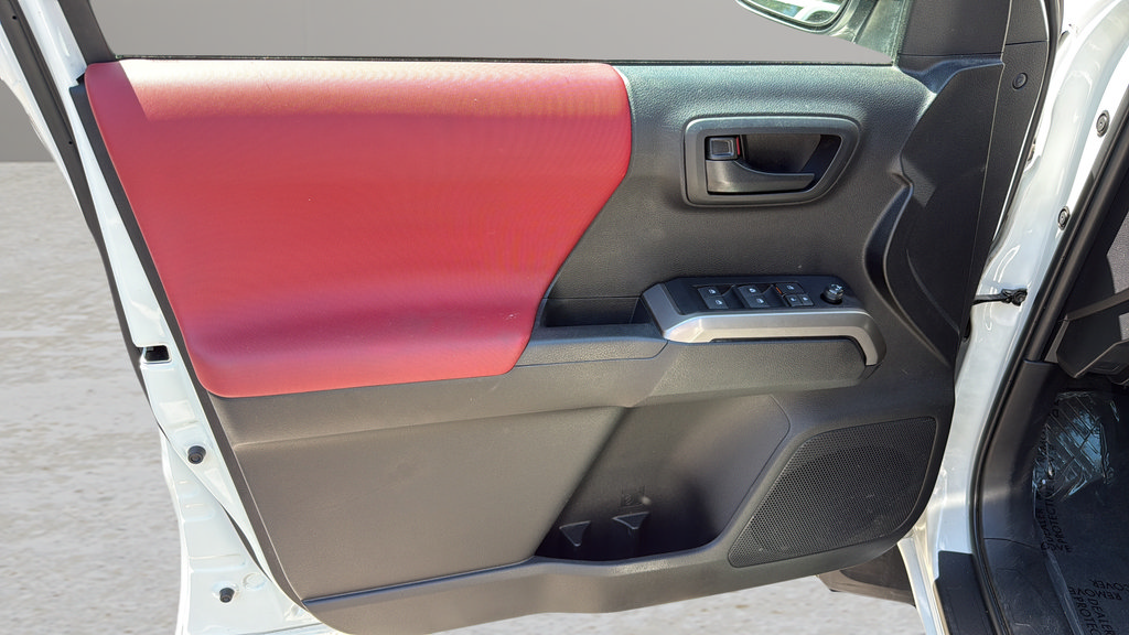 Used 2023 Toyota Tacoma SR5 w/ SR5 Appearance Package RWD image 10