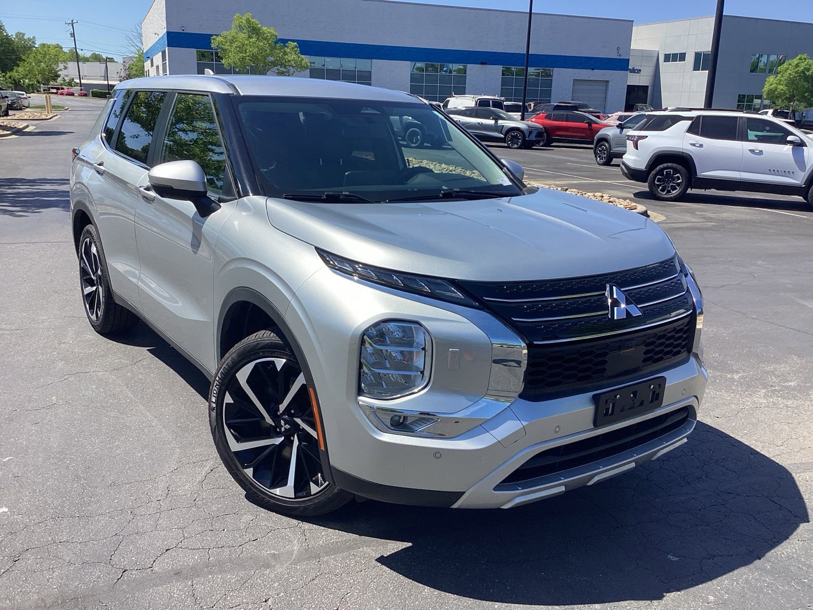 Used 2024 Mitsubishi Outlander SE Black Edition