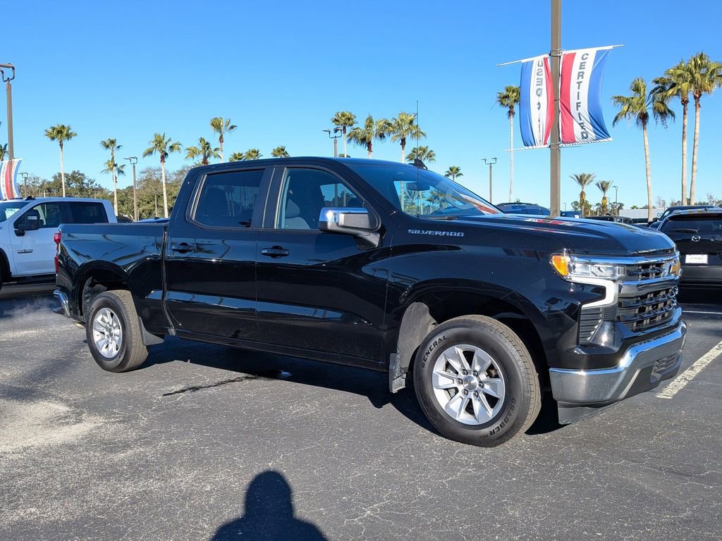 Used 2025 Chevrolet Silverado 1500 LT image 2
