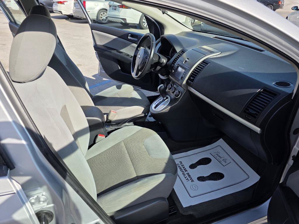 Used 2012 Nissan Sentra 2.0 SR w/ Special Edition Pkg FWD image 21
