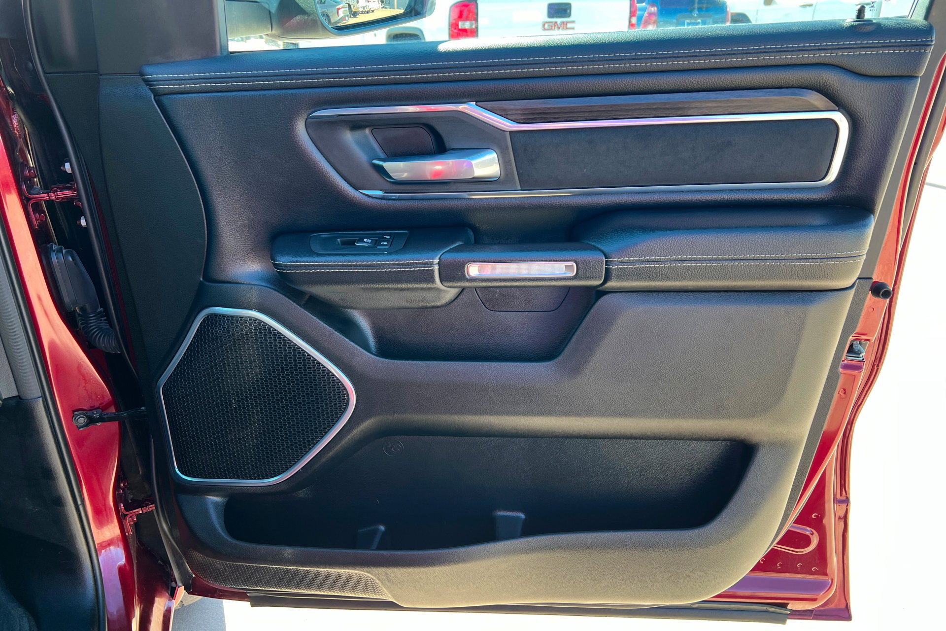 Used 2025 RAM 1500 Laramie AWD/4WD image 22