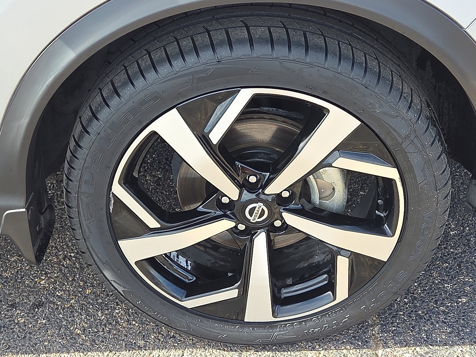 Used 2022 Nissan Rogue Sport SL w/ Premium Package image 7