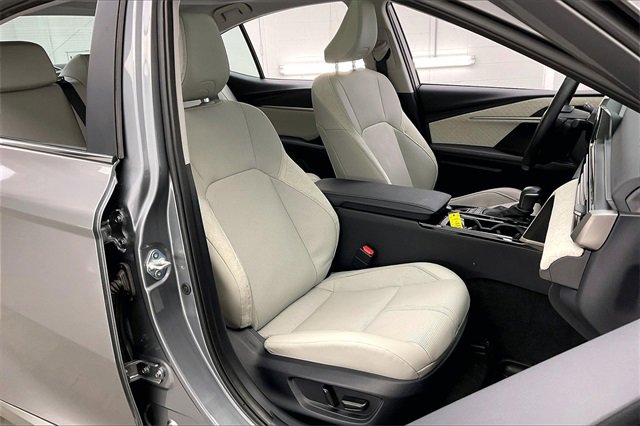 Used 2025 Toyota Camry XLE image 7