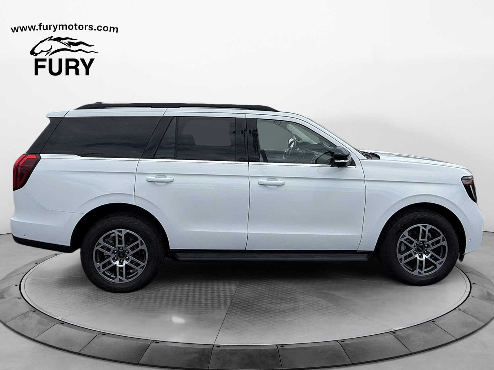 Used 2025 Ford Expedition Active AWD/4WD image 2