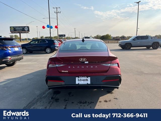 New 2025 Hyundai Elantra SEL image 6