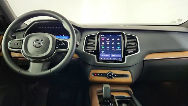 Certified 2023 Volvo XC90 B5 Plus AWD/4WD image 25