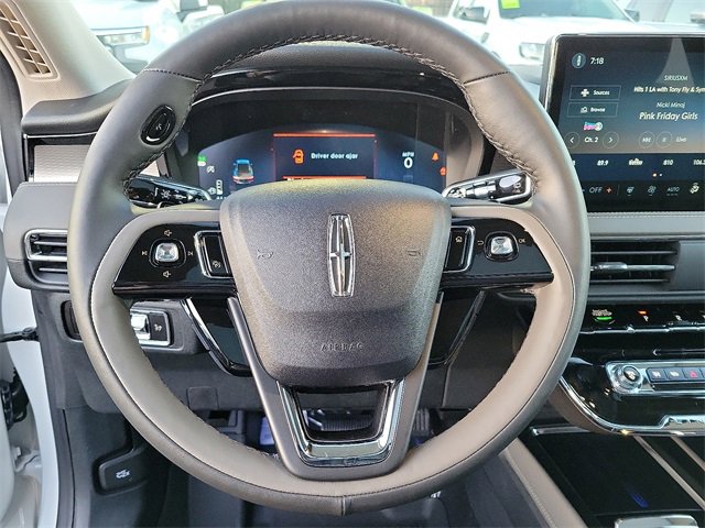 New 2024 Lincoln Corsair Reserve w/ Equipment Group 201A image 10