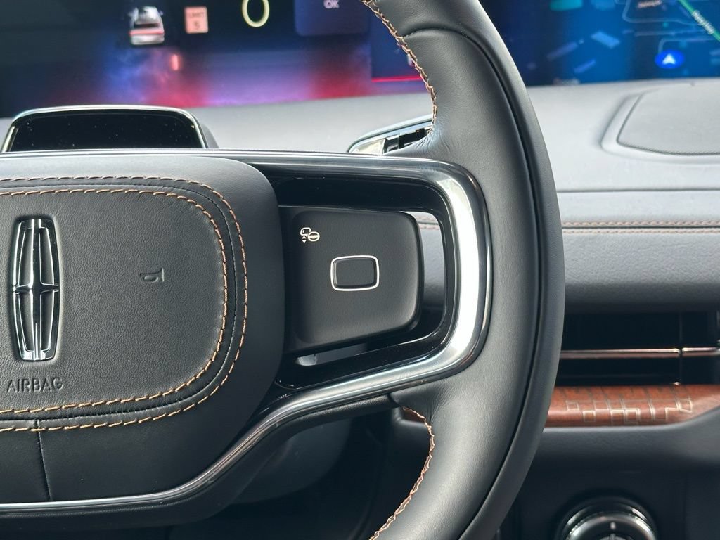 New 2025 Lincoln Navigator L Black Label AWD/4WD image 10