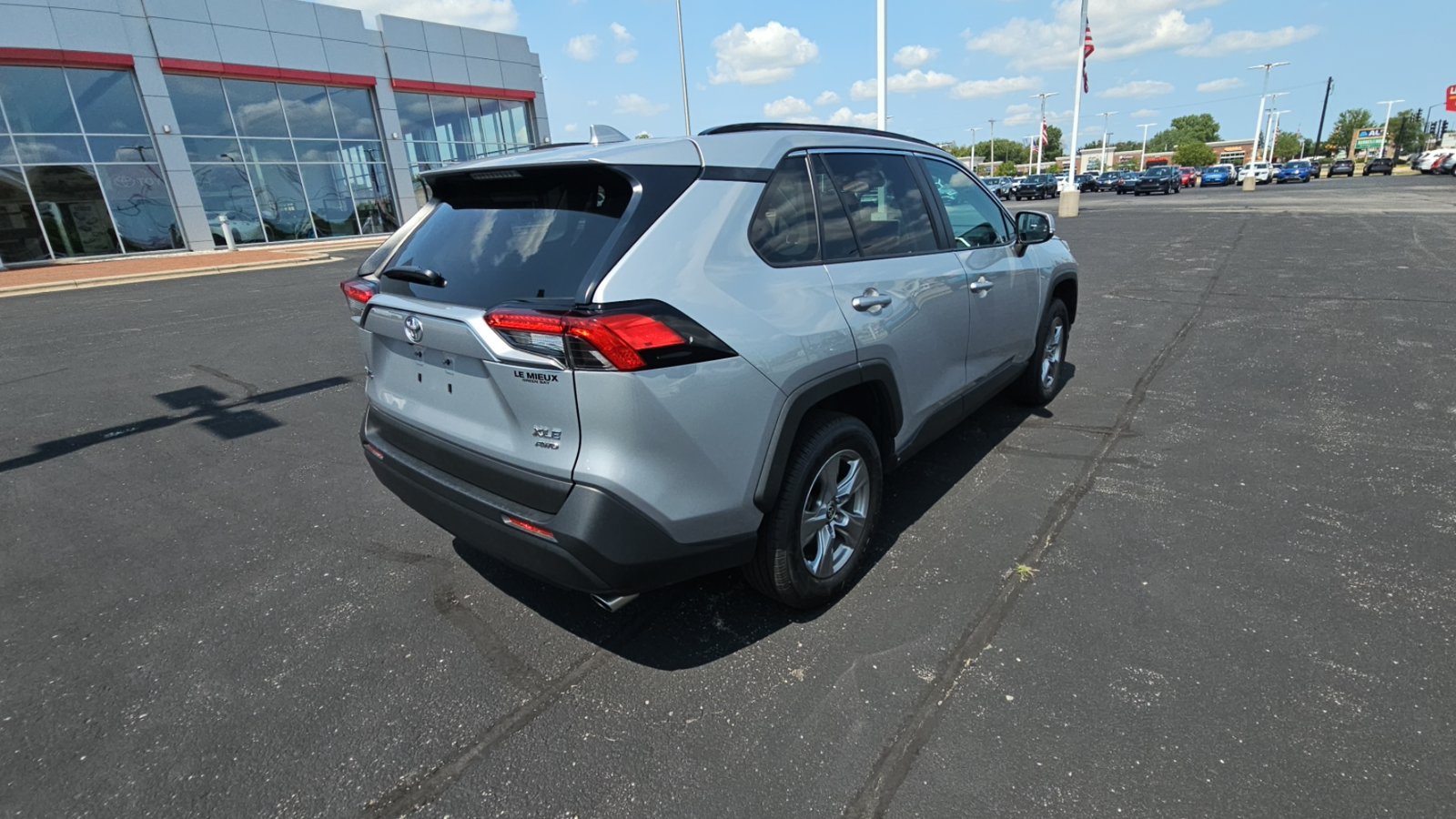 Certified 2025 Toyota RAV4 XLE AWD/4WD image 3