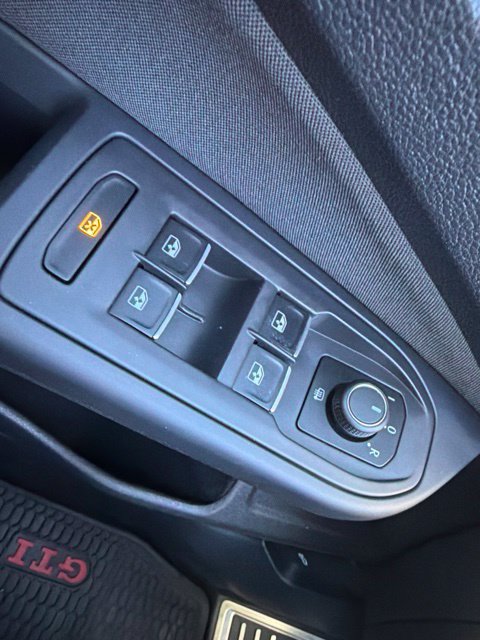 Used 2022 Volkswagen GTI SE FWD image 15