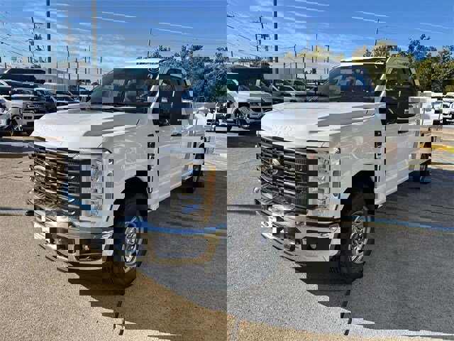 New 2026 Ford F250 XL w/ XL Chrome Package image 3