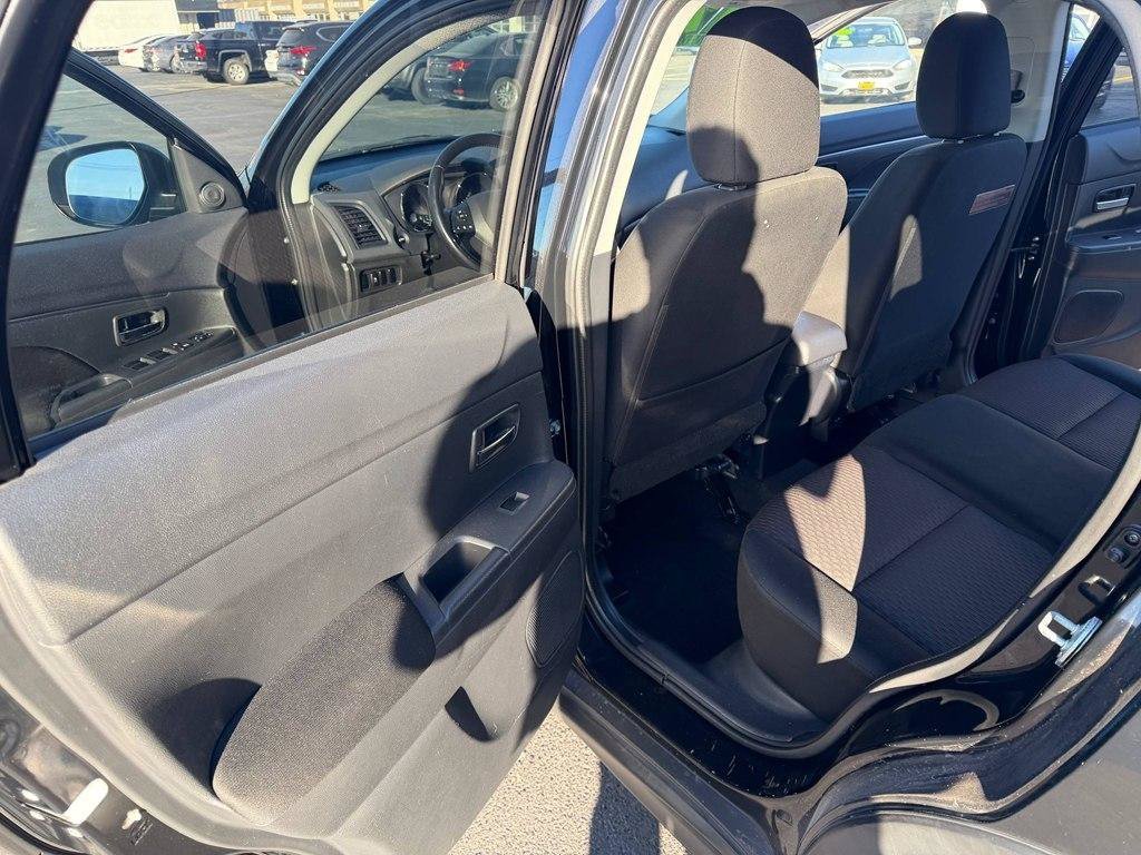 Used 2017 Mitsubishi Outlander Sport LE FWD image 9