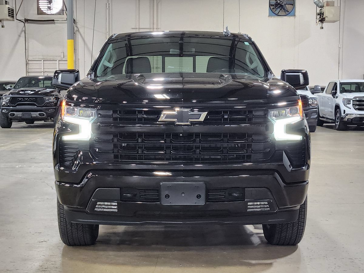 Used 2022 Chevrolet Silverado 1500 RST RWD image 2