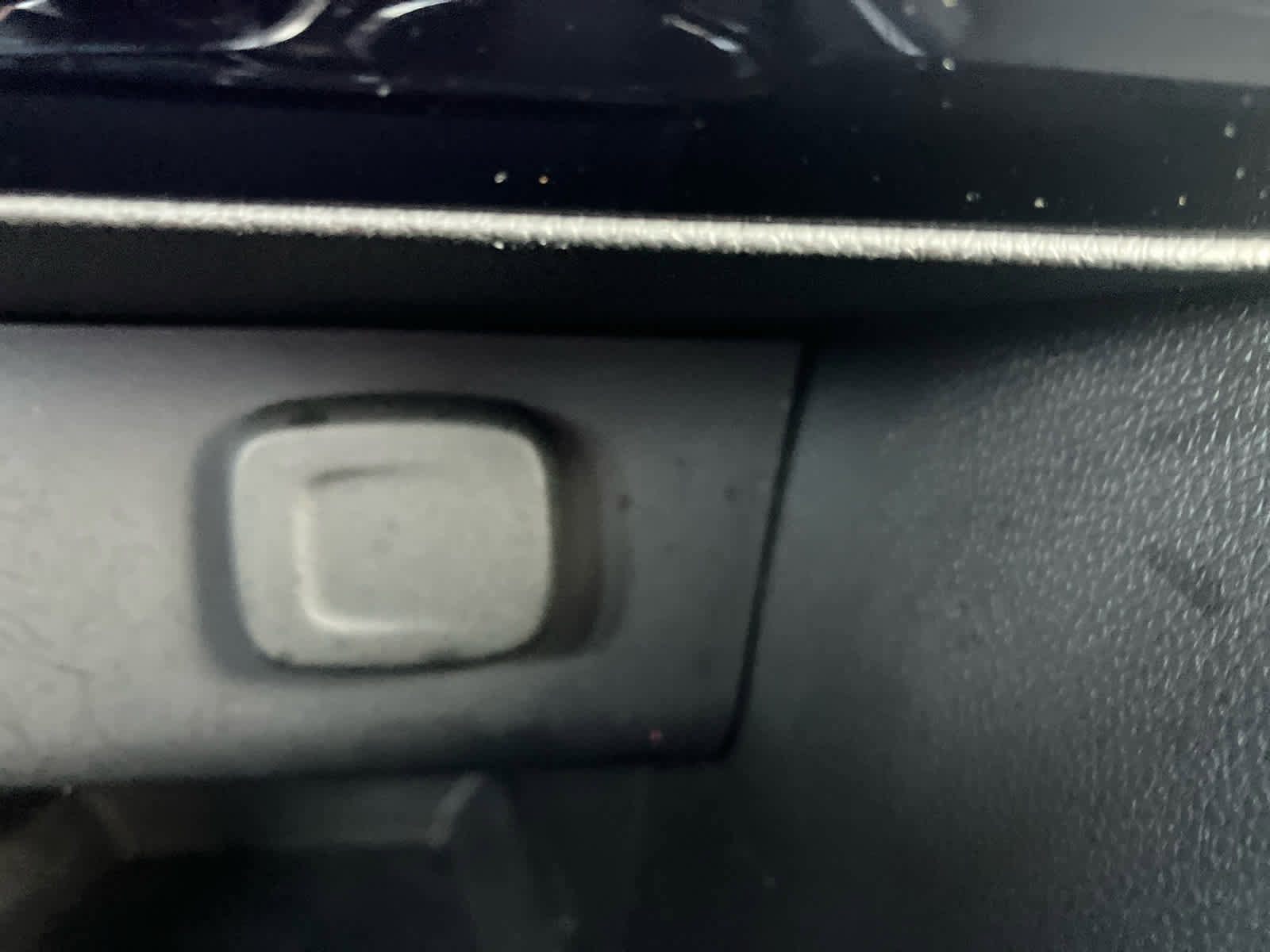 Certified 2025 Buick Encore GX Avenir image 27