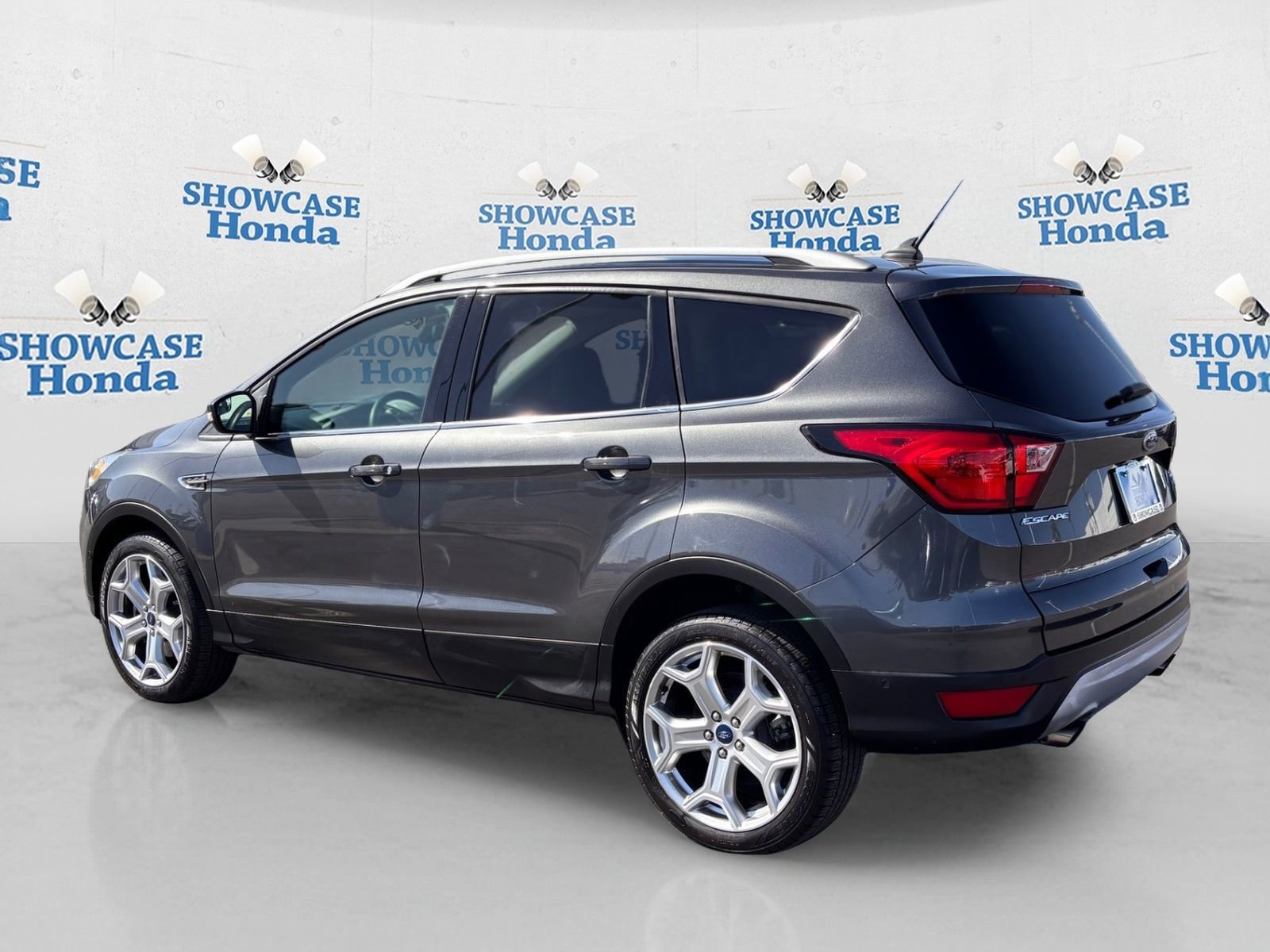 Used 2019 Ford Escape Titanium AWD/4WD image 5