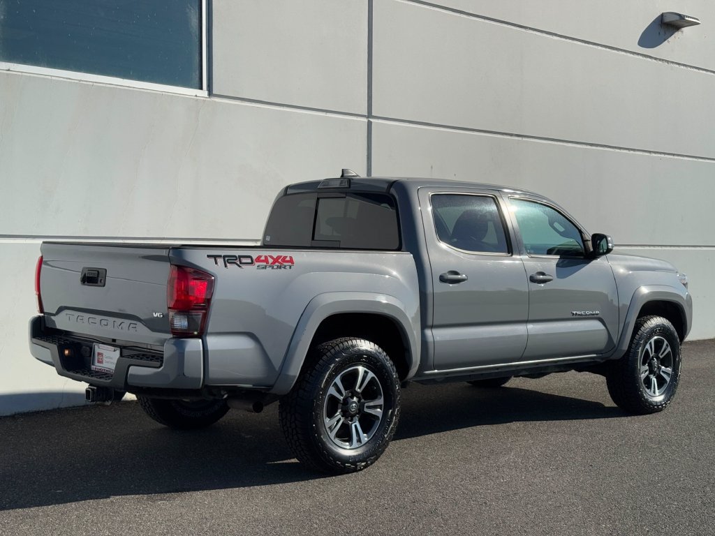 Certified 2019 Toyota Tacoma TRD Sport AWD/4WD image 7