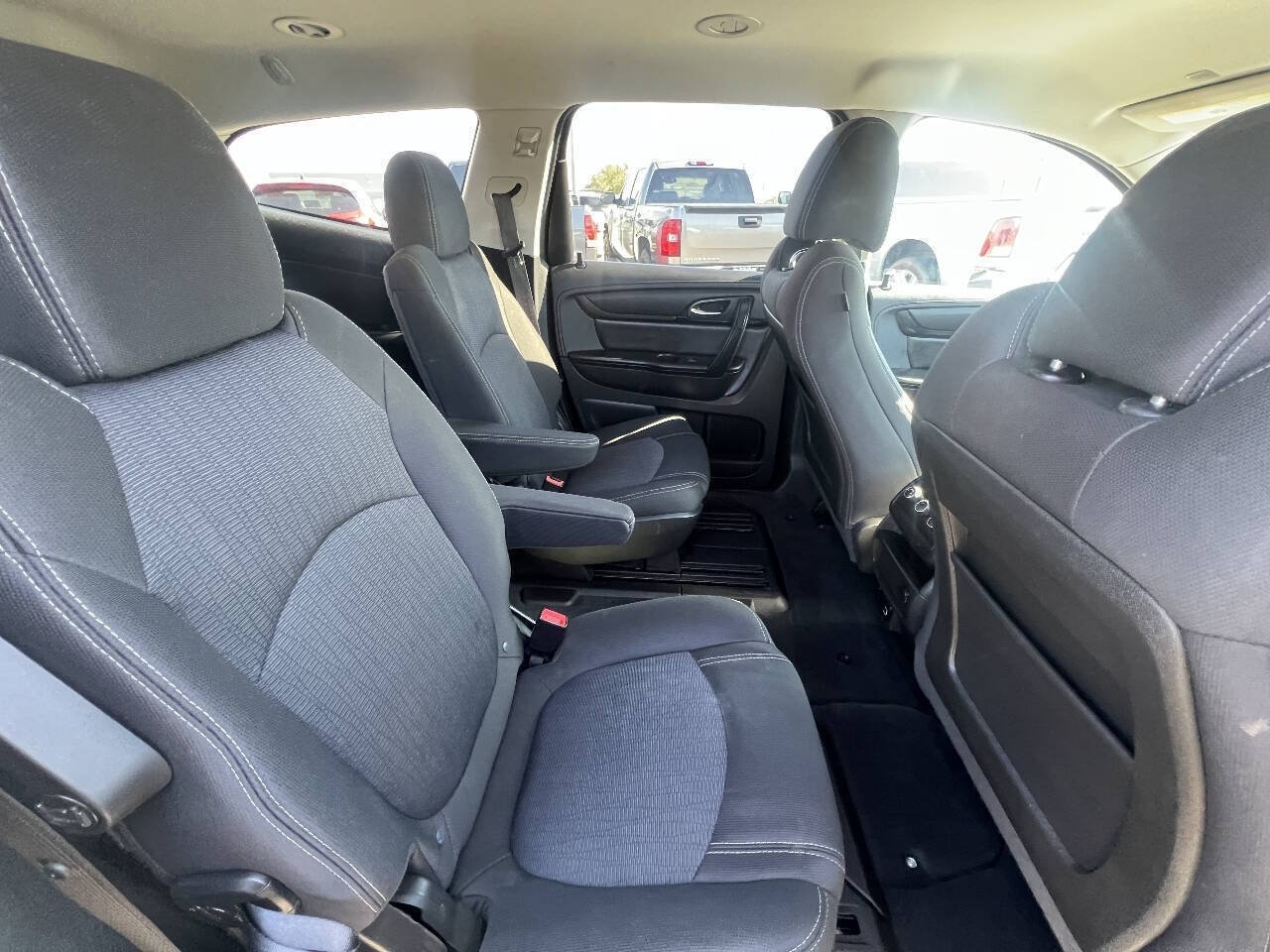 Used 2017 Chevrolet Traverse LT w/ Style and Technology Package AWD/4WD image 8